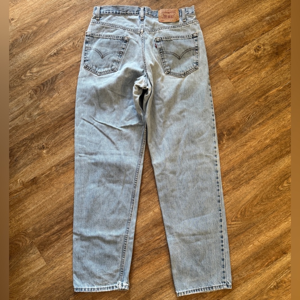 VTG Levi's 550 Relaxed Fit Made Canada Light Wash Denim Blue Jeans Mens 33x32 - Picture 2 of 11